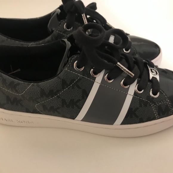 Michael Kors shoes - Picture 6 of 8